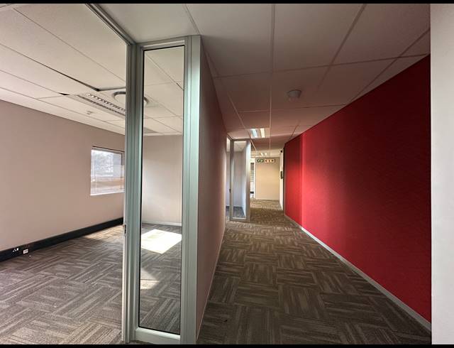 493.70M² OFFICE TO LET IN HIGHVELD
